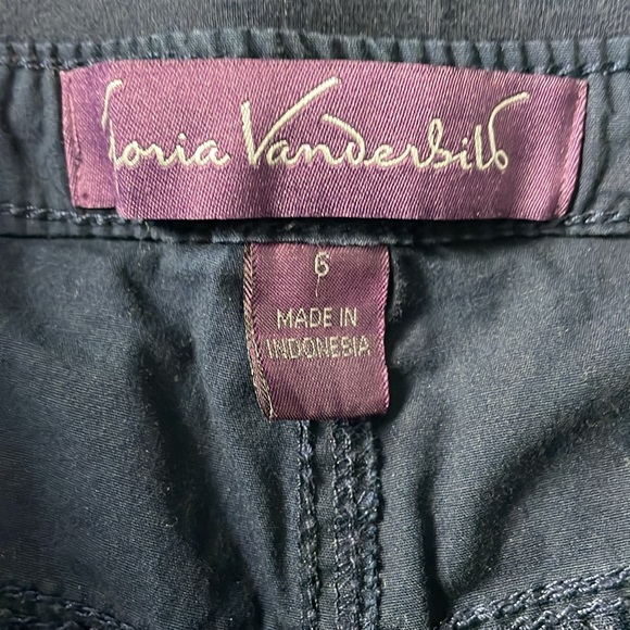 Women’s size 6 navy blue Gloria Vanderbilt Chino shorts - Picture 4 of 9